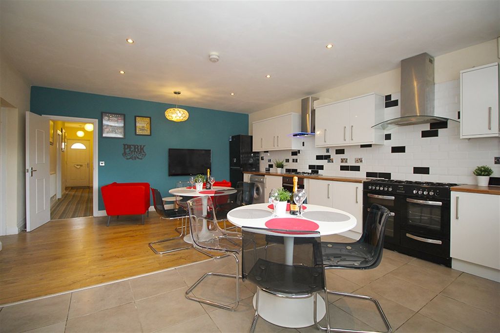 Additional image 8 of 9 bed town house to rentCarington Street, Loughborough LE11