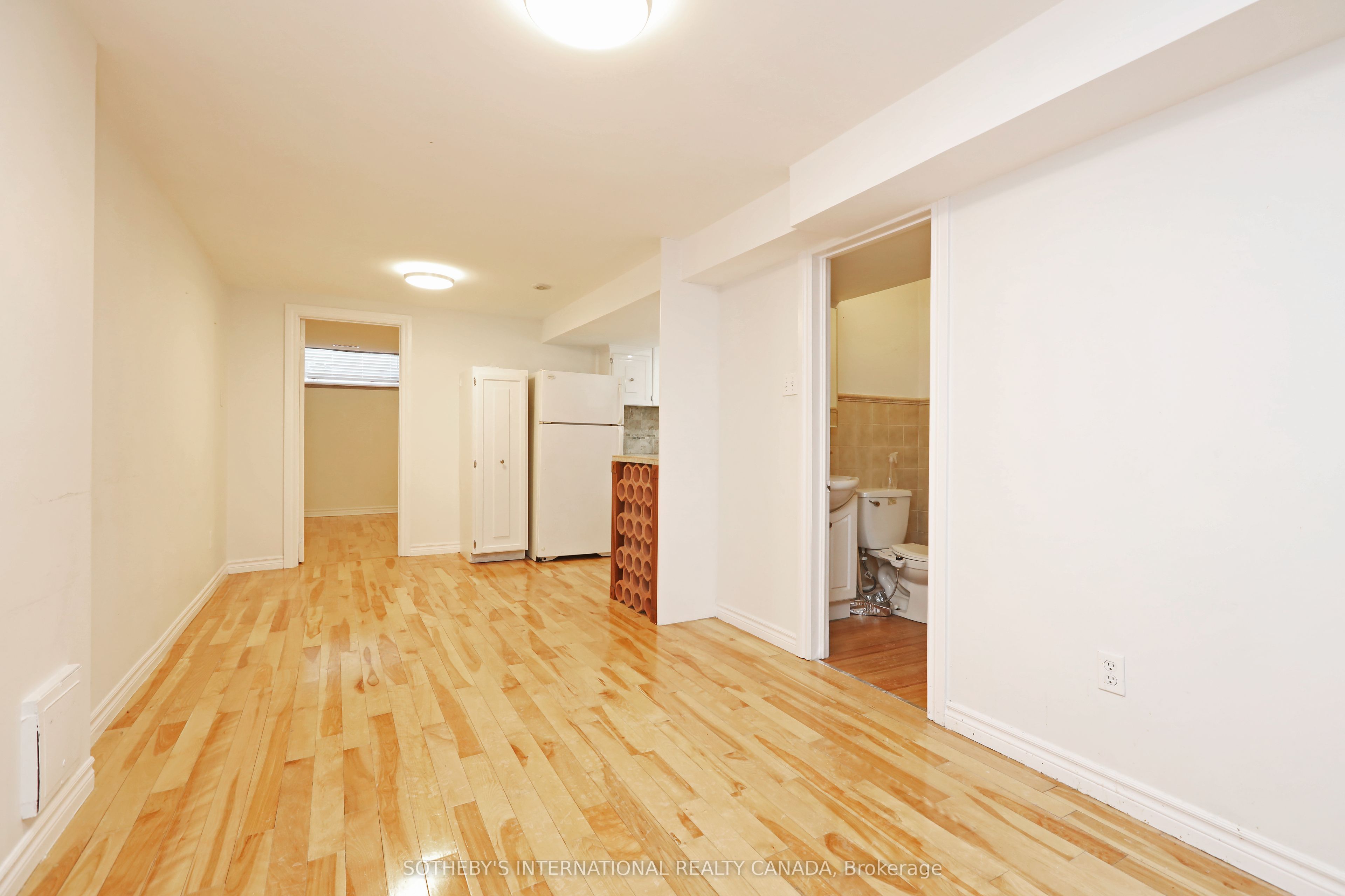 Additional image 4 of Lower-212 Glebemount Avenue, Toronto, ON, M4C 3T1