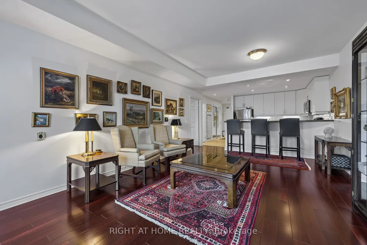 Additional image 11 of 6 Toronto Street 409