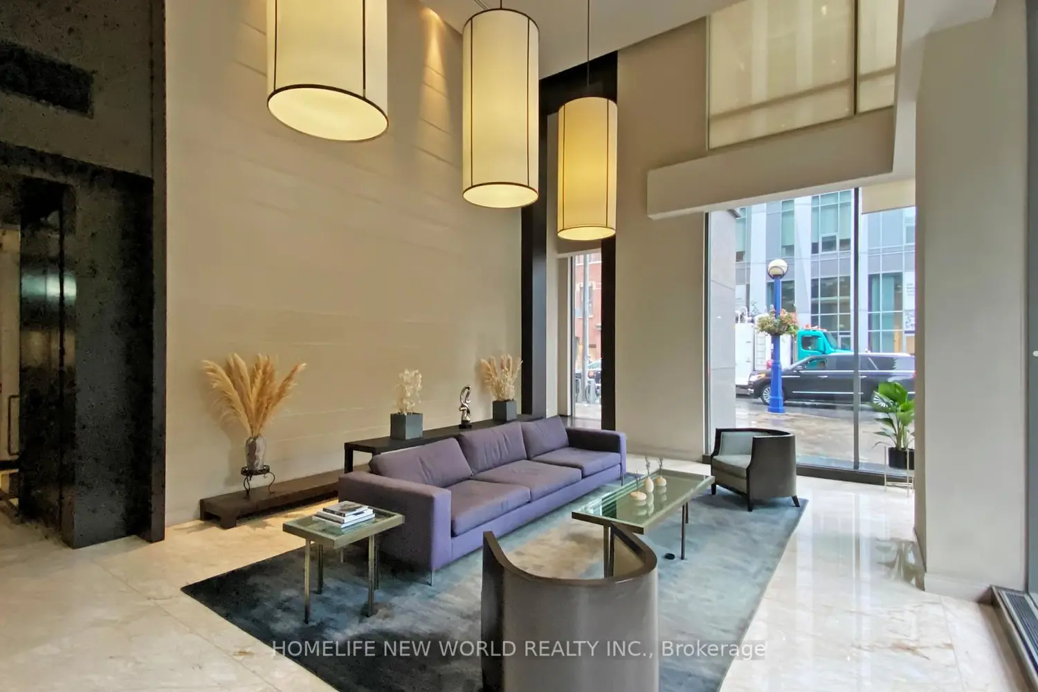 18 Yorkville Avenue 312