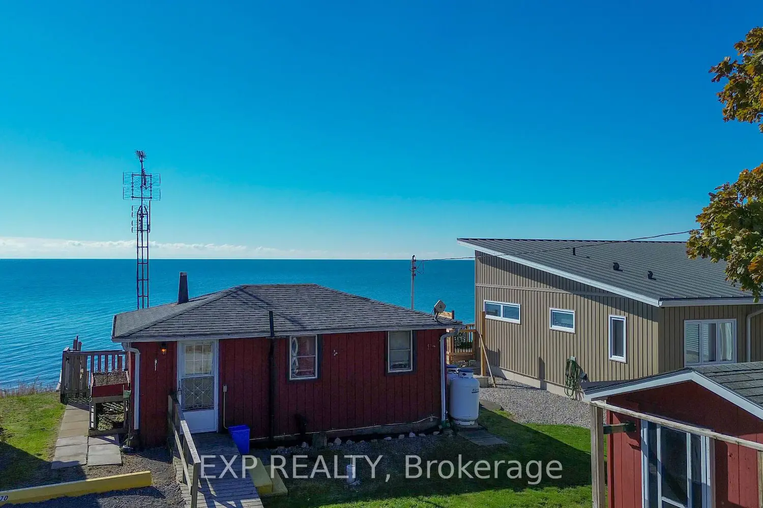 Additional image 10 of 370 South Coast Drive