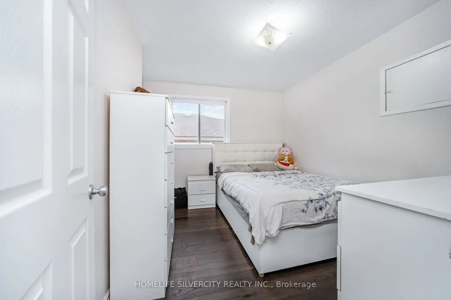 Additional image 17 of 24 Jay Street