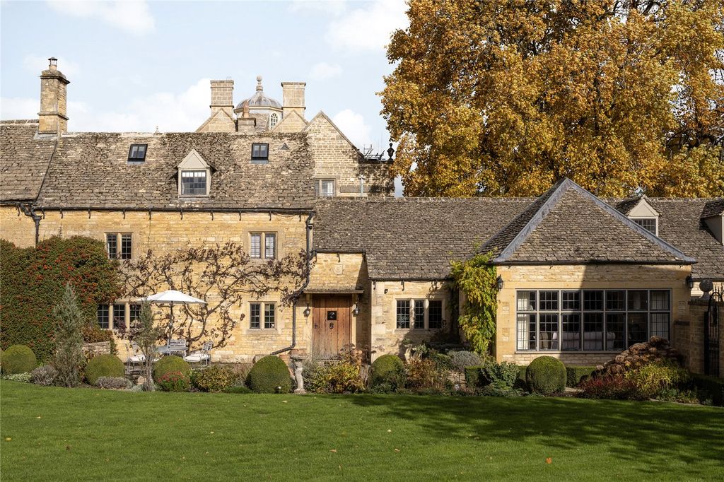 5 bed detached house to rentBourton House, Bourton On The Water, Cheltenham GL54