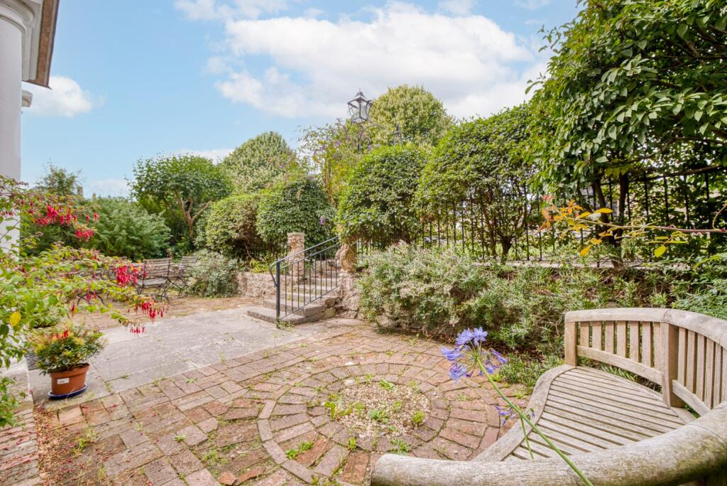 Additional image 27 of Cathedral Green Wells