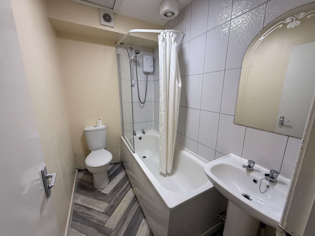 Additional image 4 of Room in a Shared Flat, Duke St, G31, N1 7GU