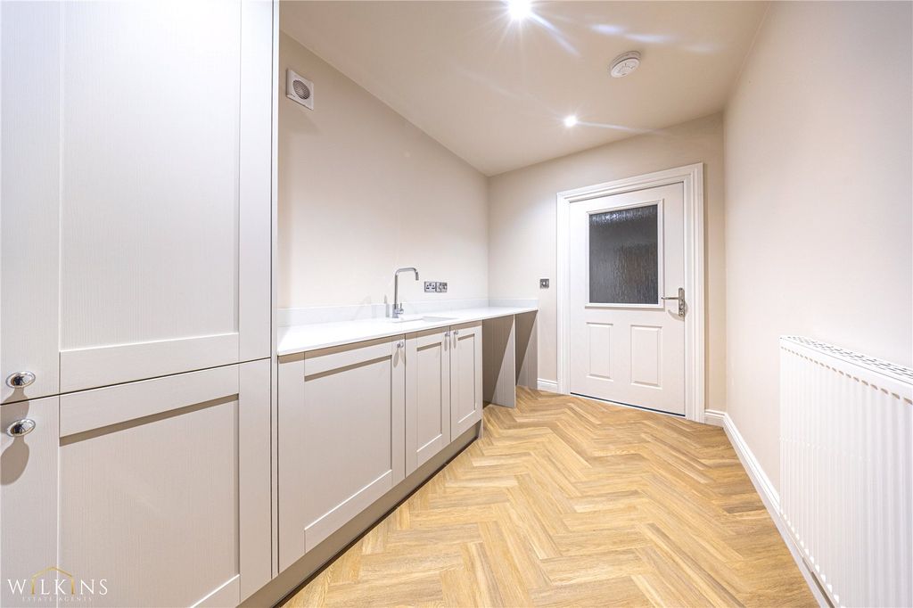 Additional image 11 of 6 bed detached house to rentPark Lane, Bonehill, Tamworth, Staffordshire B78