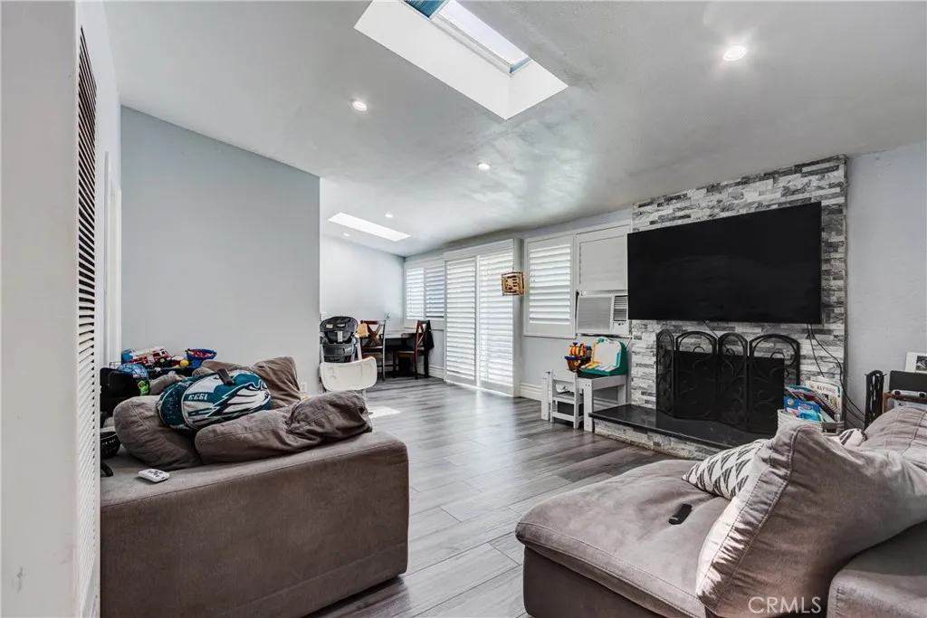 Additional image 21 of 275 Celia St, Pomona, CA 91768