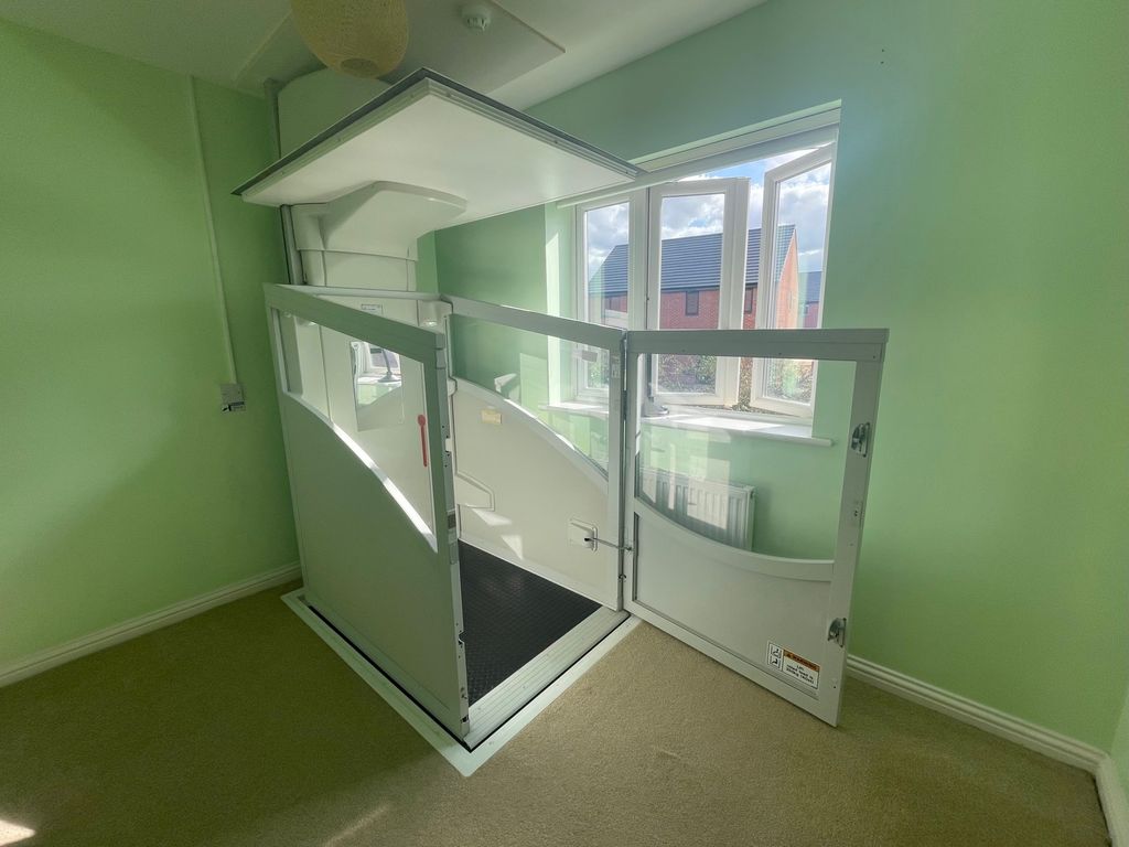Additional image 6 of 4 bed property to rentCooper Road, Peterborough PE4