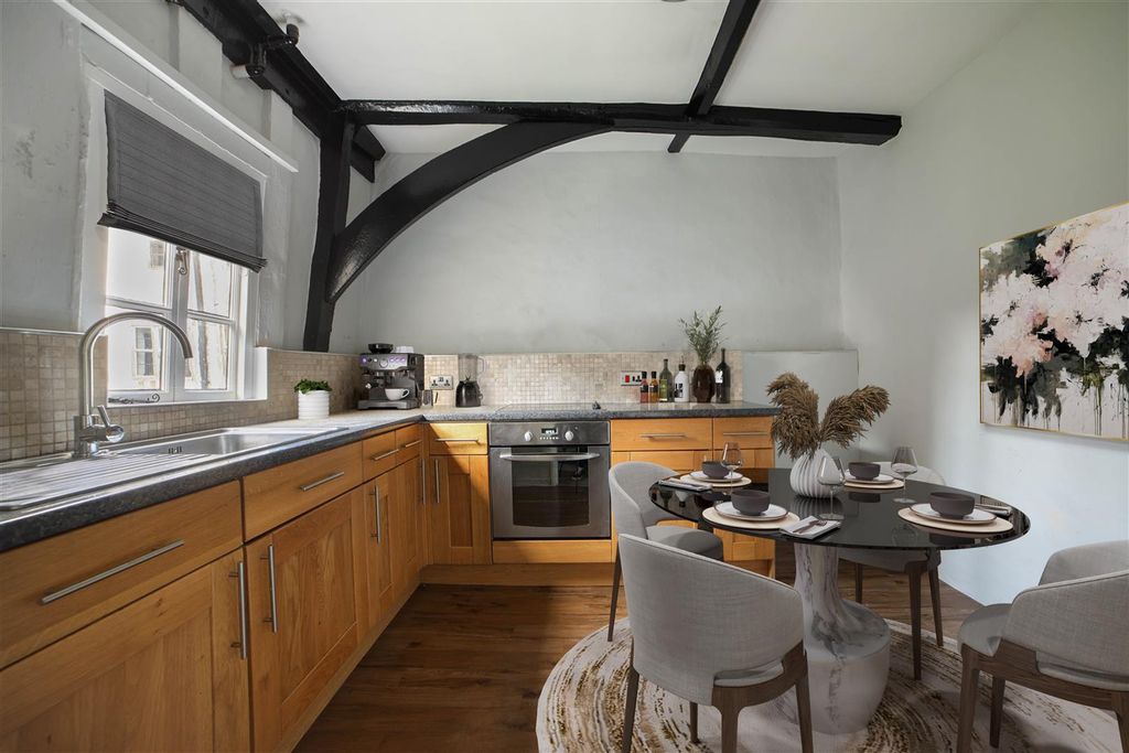 Additional image 3 of 3 bed flat to rentOpposite The Cathedral, Norwich NR3