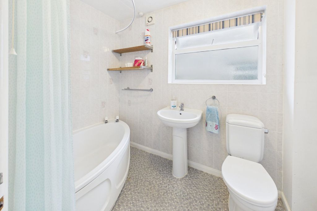 Additional image 7 of 4 bed semi-detached house to rentRippleside, Portishead, Bristol BS20
