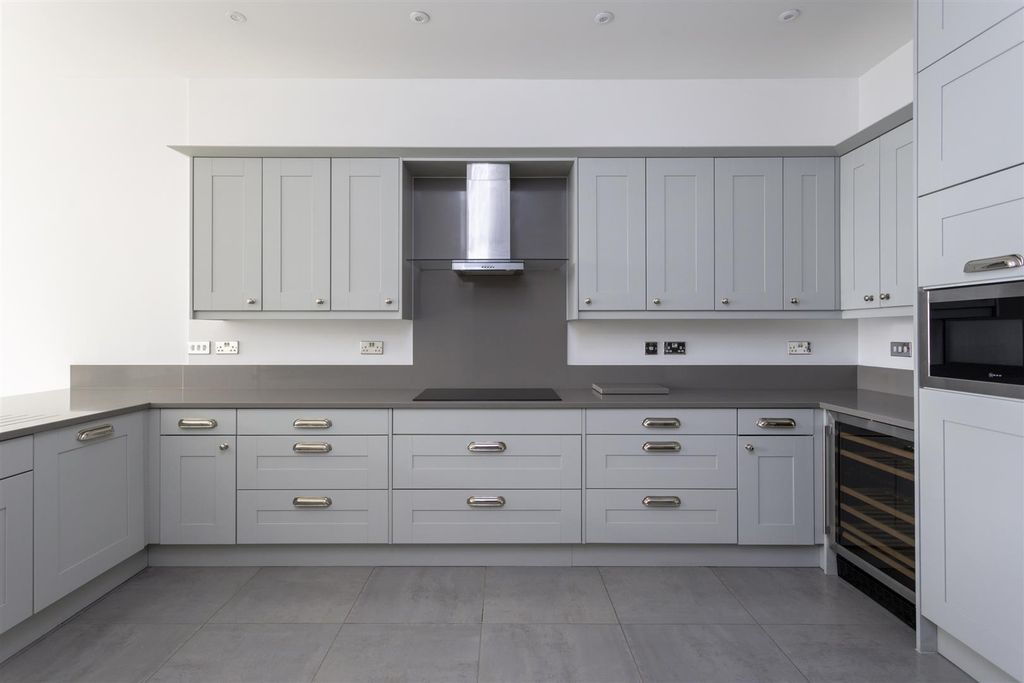 Additional image 11 of 3 bed flat to rentThe Residence, Bishopthorpe Road, York YO23