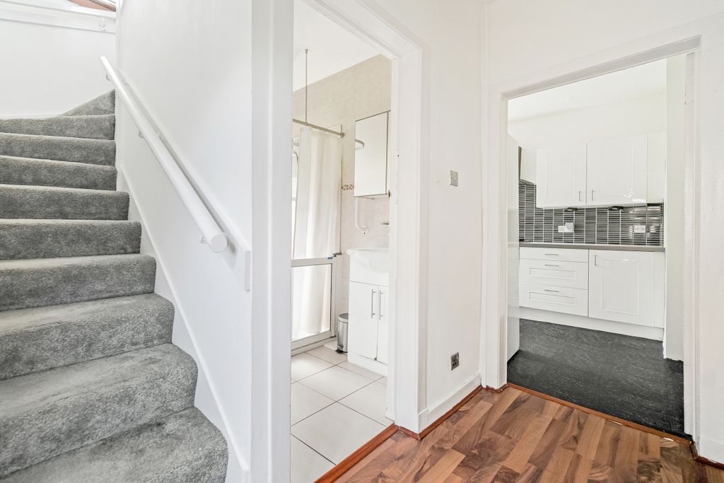 Additional image 9 of 2 bed semi-detached house to rentKirkton Avenue, Knightswood G13
