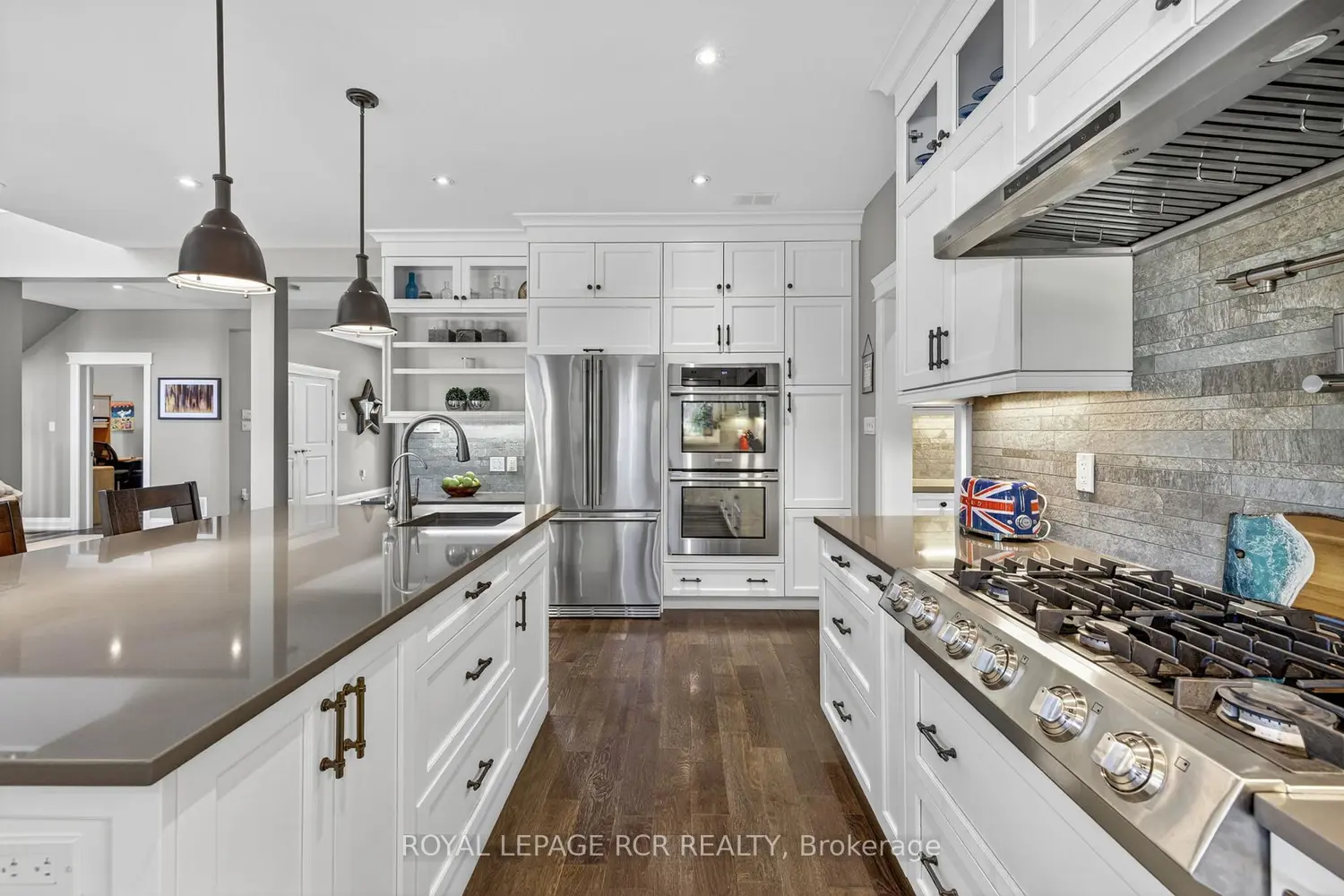 20572 Yonge Street photo 2