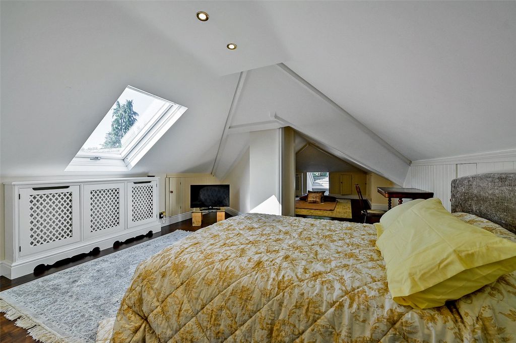 Additional image 16 of 5 bed detached house to rentHighmoor Cross, Henley-On-Thames, Oxfordshire RG9
