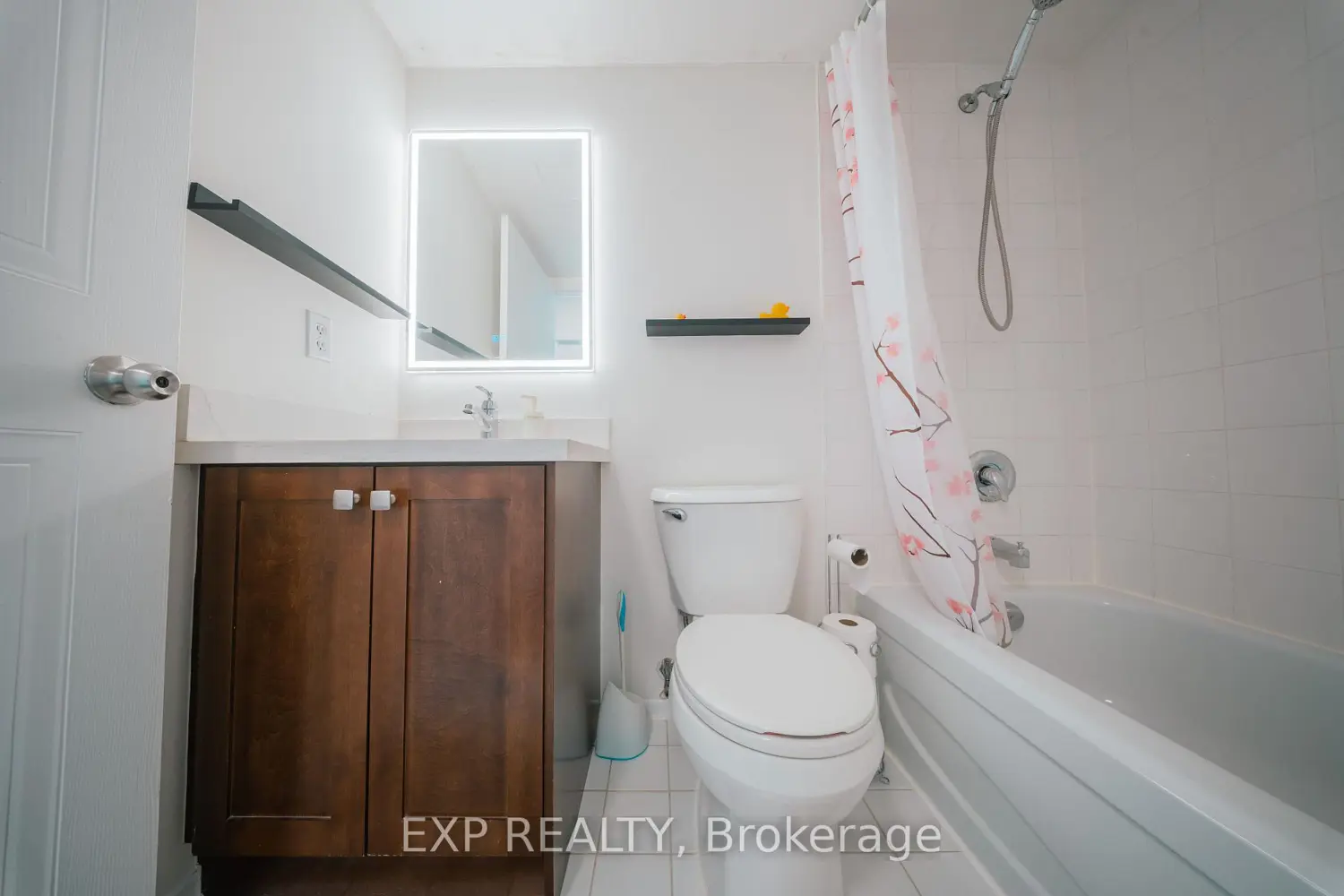 Additional image 10 of 2550 Lawrence Avenue 310