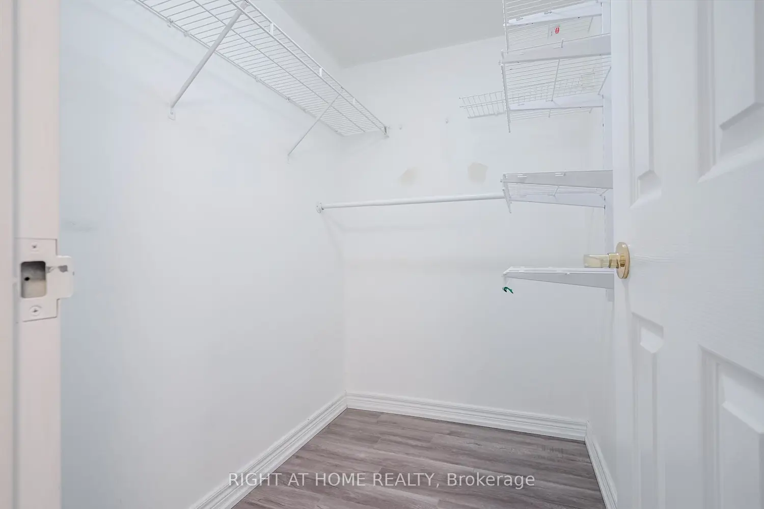 Additional image 11 of 156 Enfield Place 2205