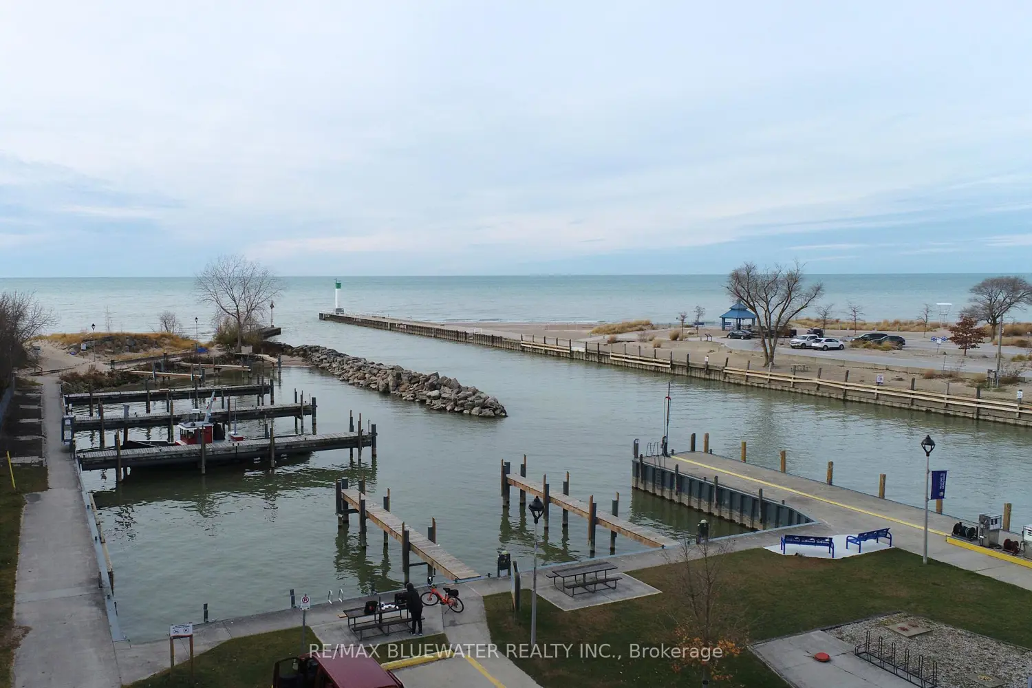 Additional image 19 of 82 River Road