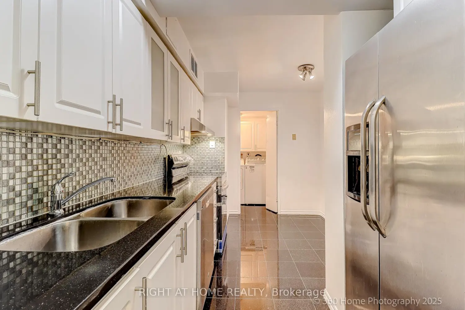 Additional image 3 of 1 Royal Orchard Boulevard 1107