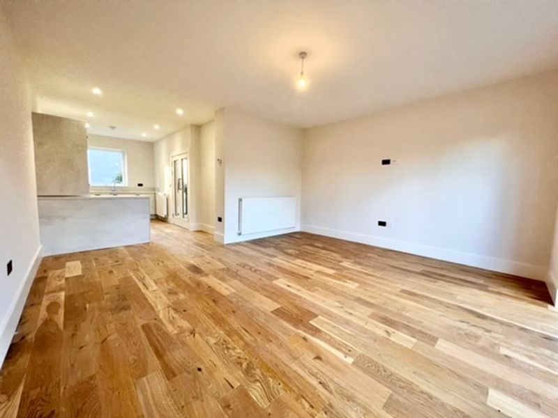 Additional image 2 of 4 bed semi-detached house to rentThe Curve, Welholme Avenue, Grimsby DN32