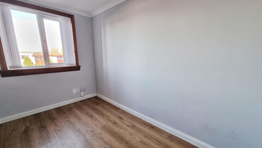 Additional image 13 of 3 bed terraced house to rentCromarty Court, Glenrothes KY6