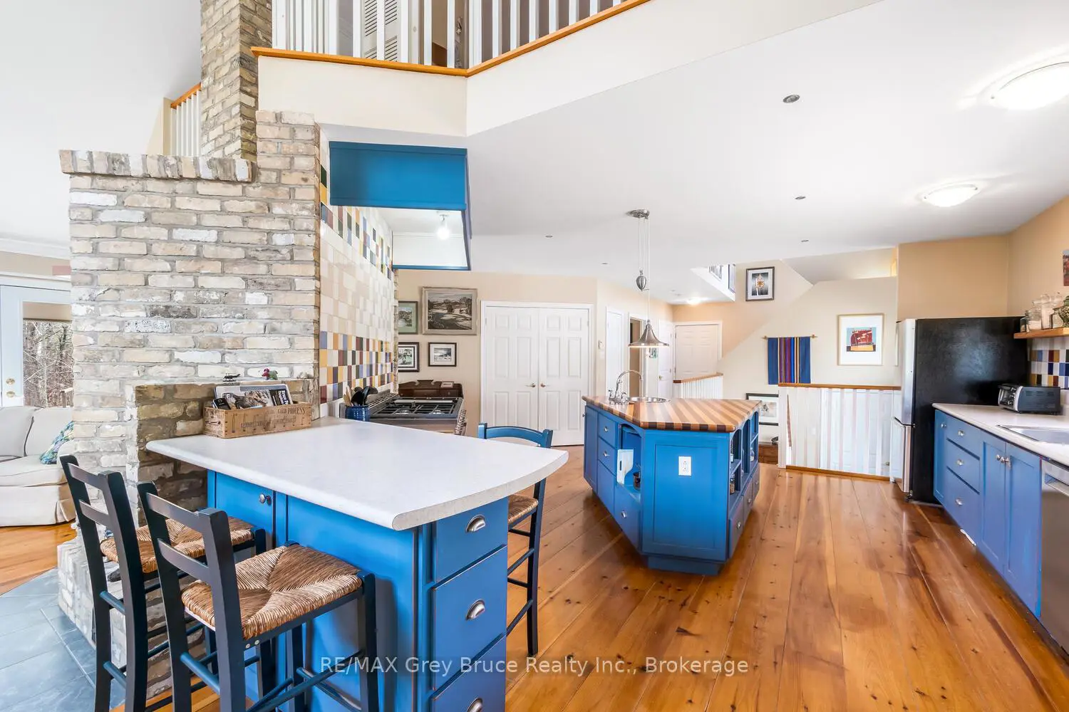 20 Maple Drive photo 4