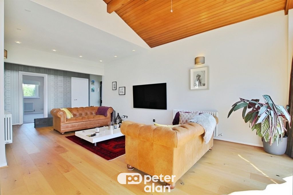 Additional image 10 of 2 bed flat to rentLake Road East, Cardiff CF23