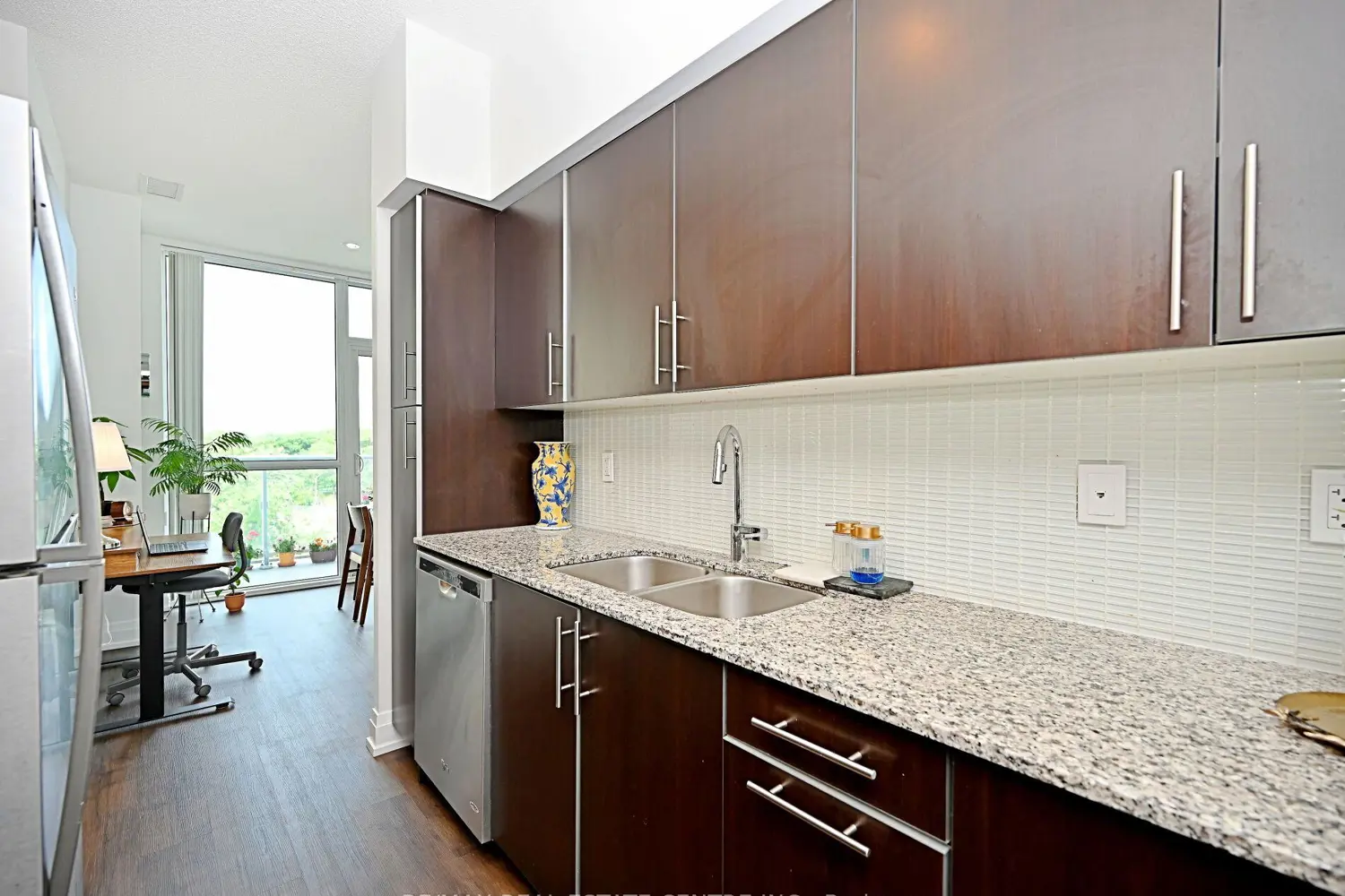 Additional image 10 of 65 Speers Road 505