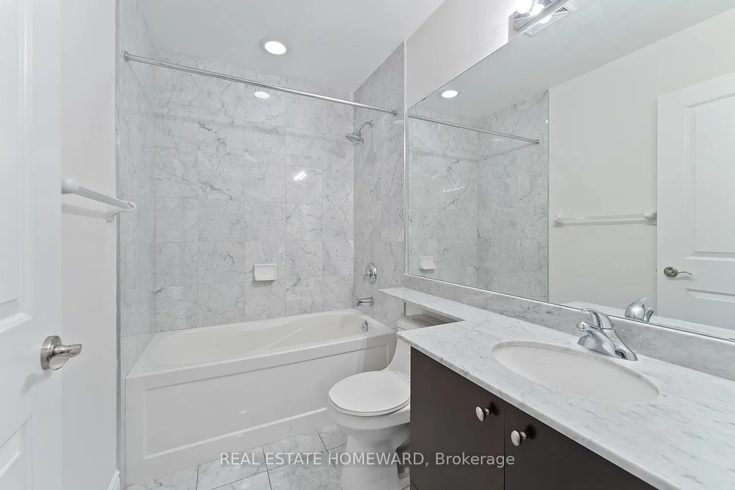 Additional image 9 of 10 Bloorview Place 714