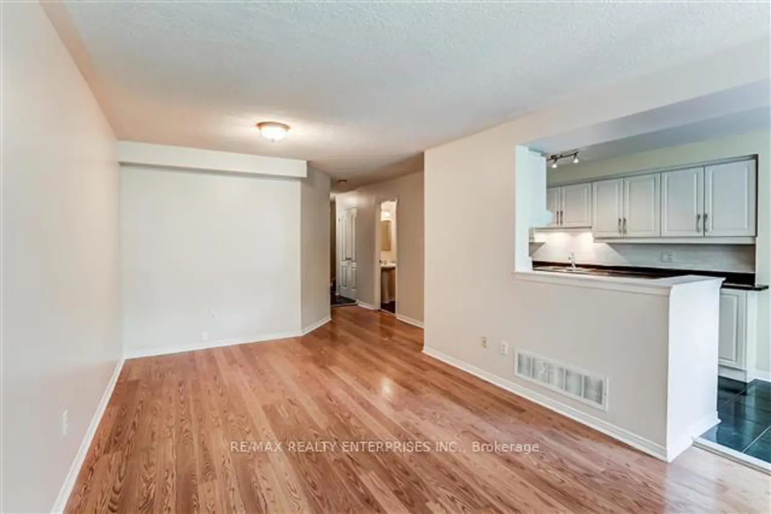 Additional image 5 of 1084 Queen Street 24B