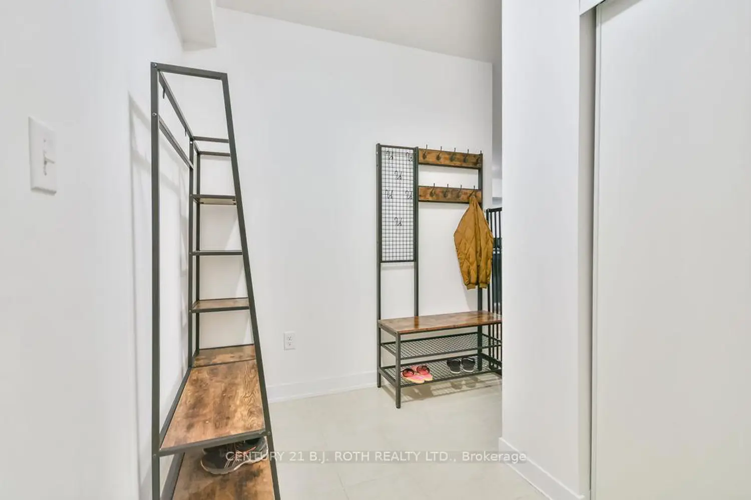 Additional image 3 of 8 Culinary Lane 502