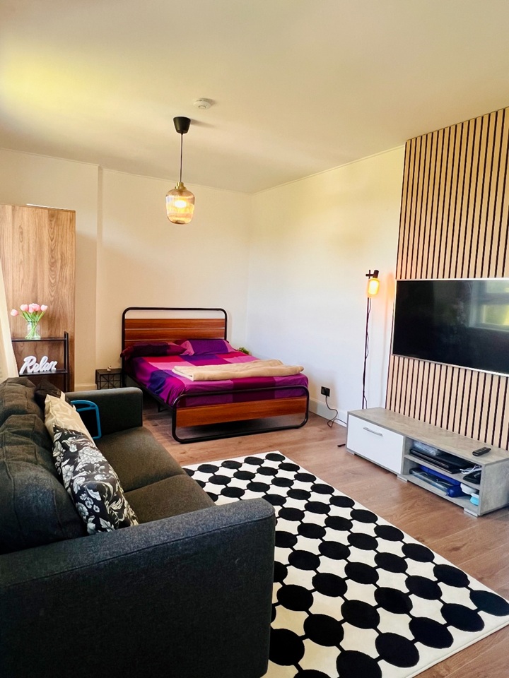 1 Bed Flat, Craigentinny Road, EH7, N1 7GU