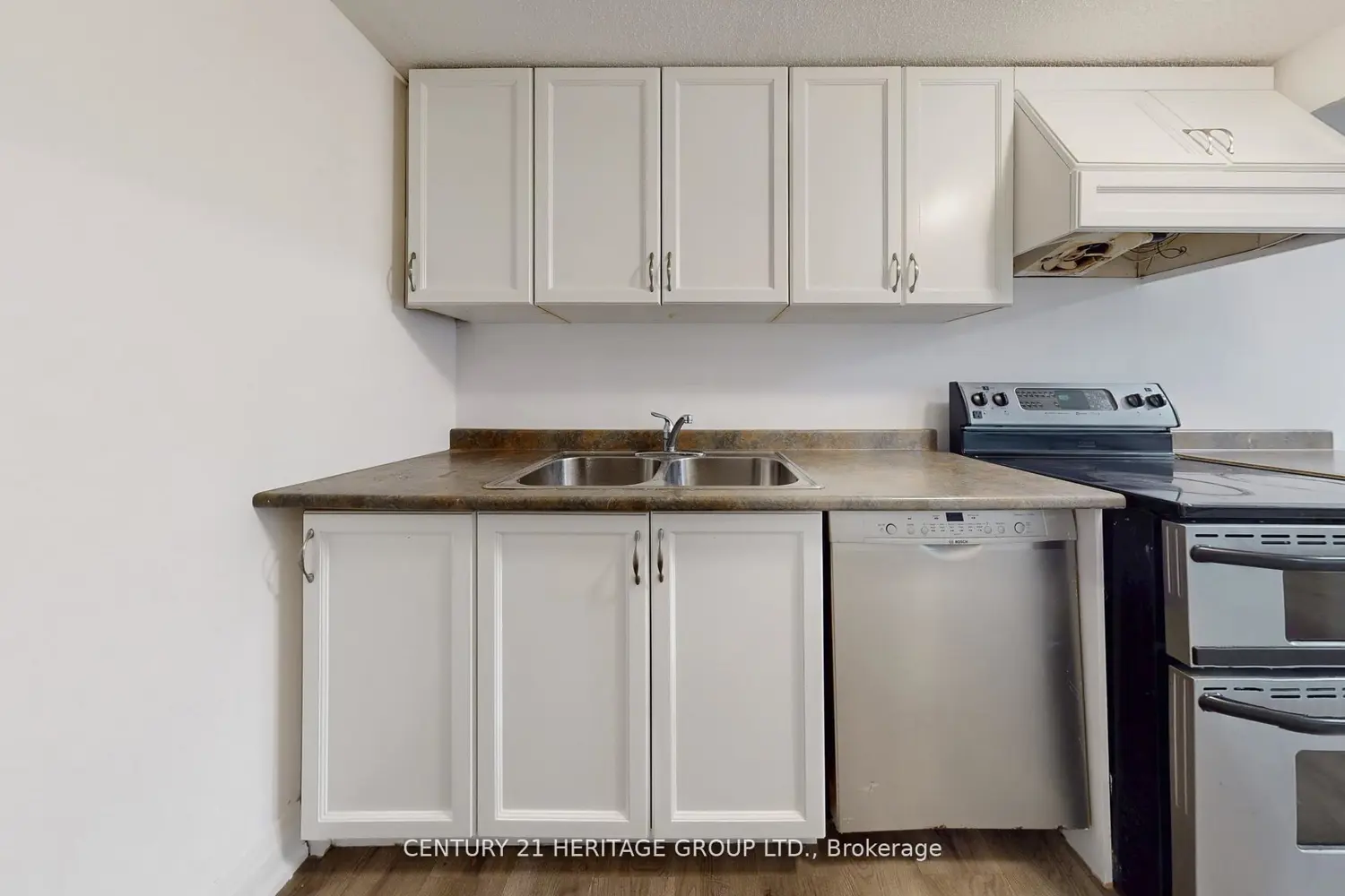 Additional image 14 of 10 Cherry Blossom Lane