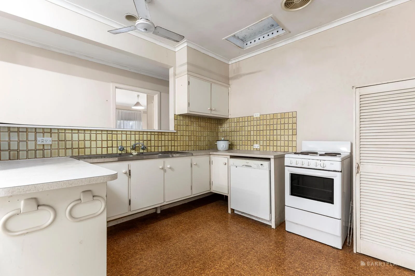 Additional image 8 of 6 May Street, Doncaster East VIC 3109