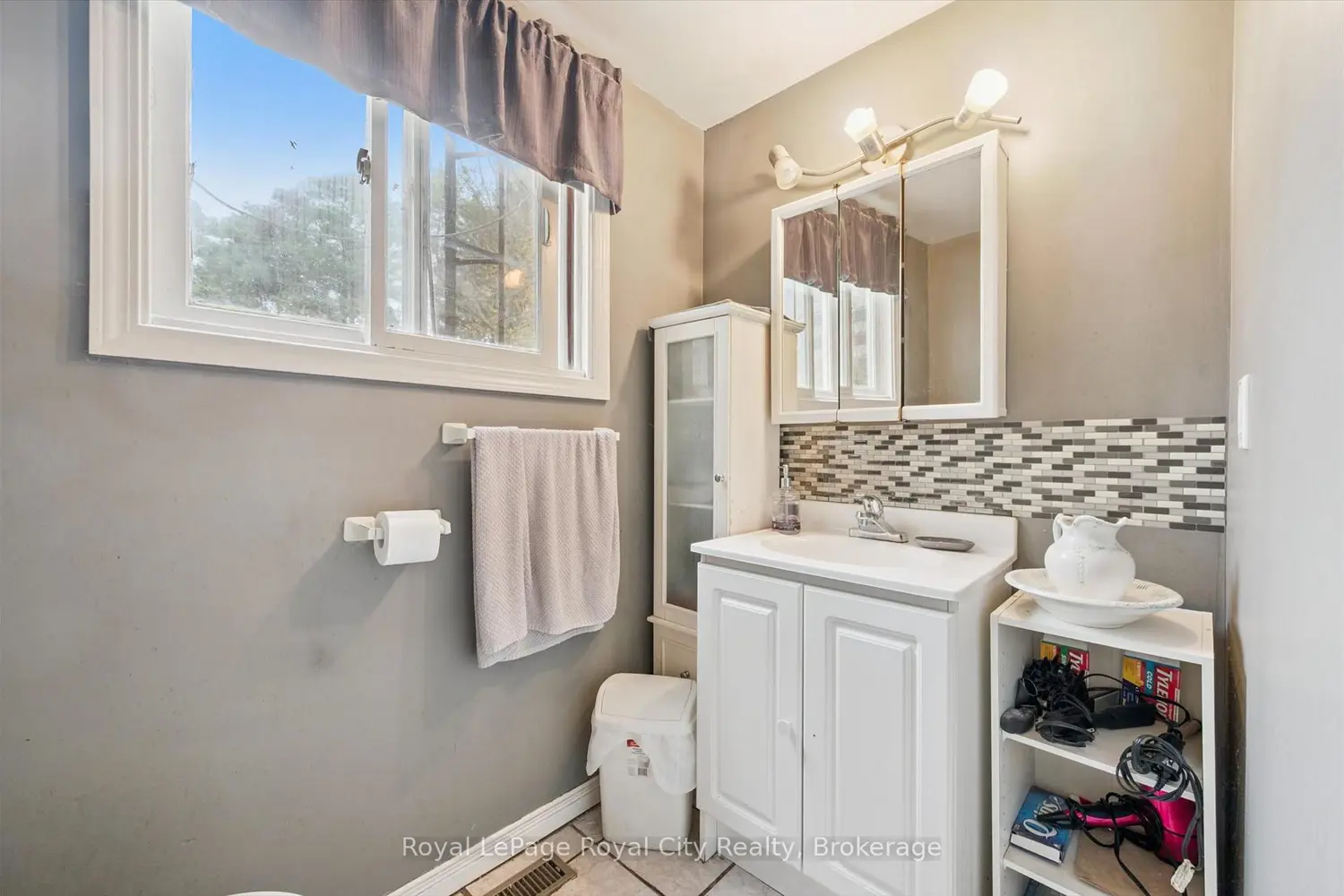 Additional image 10 of 4769 Wellington Road 32 Road