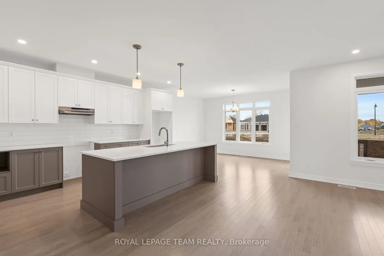 Additional image 7 of 1039 Moore Street