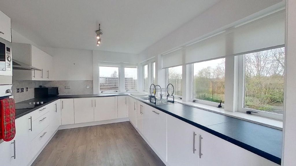 Additional image 2 of 5 bed flat to rentCanting Way, Festival Park, Glasgow G51