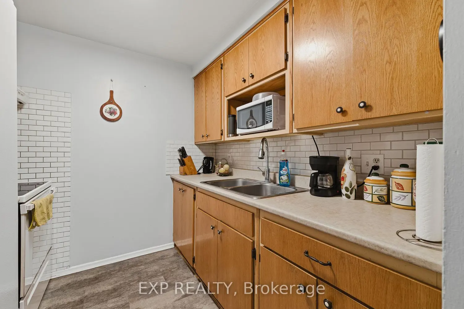 Additional image 4 of 539 Willow Road 69