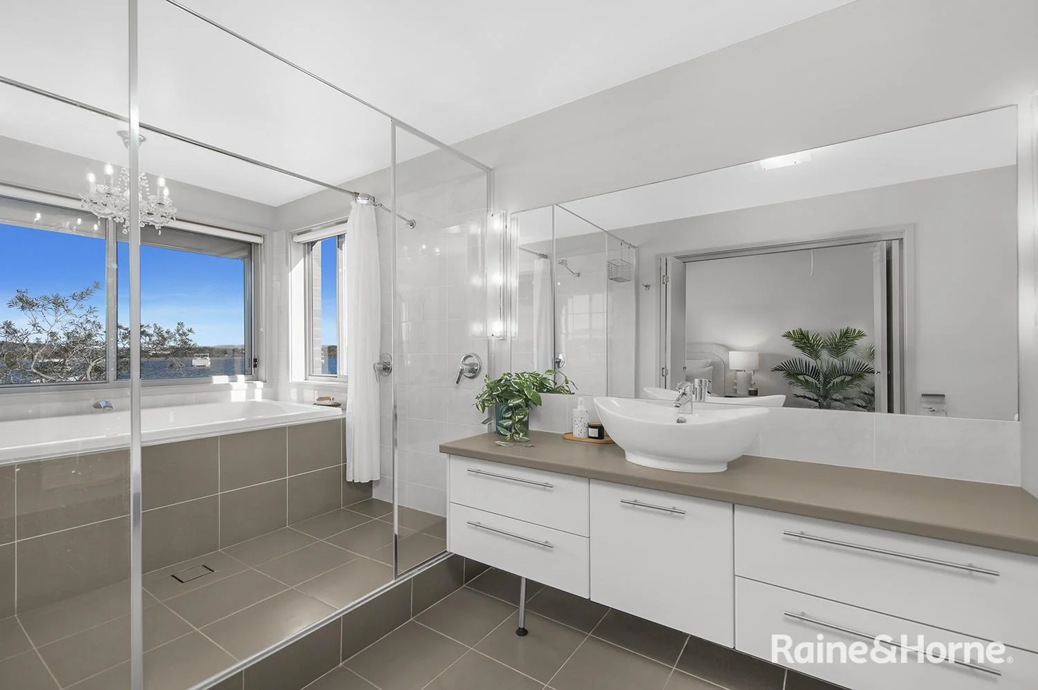 Additional image 18 of 35 Marks Parade, Marks Point NSW 2280