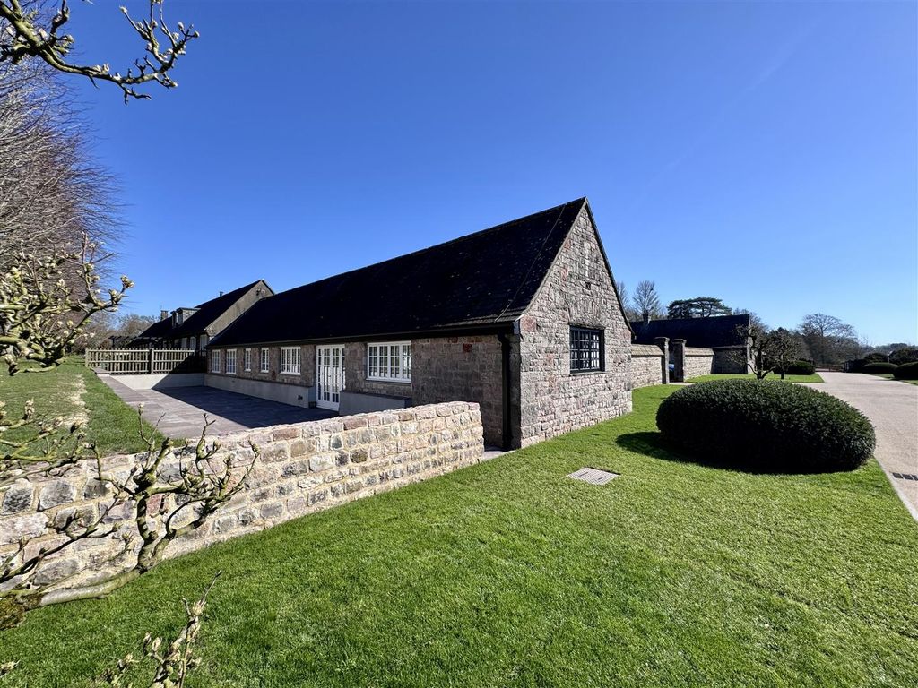 2 bed semi-detached house to rentMounton House Park, Pwllmeyric, Chepstow NP16
