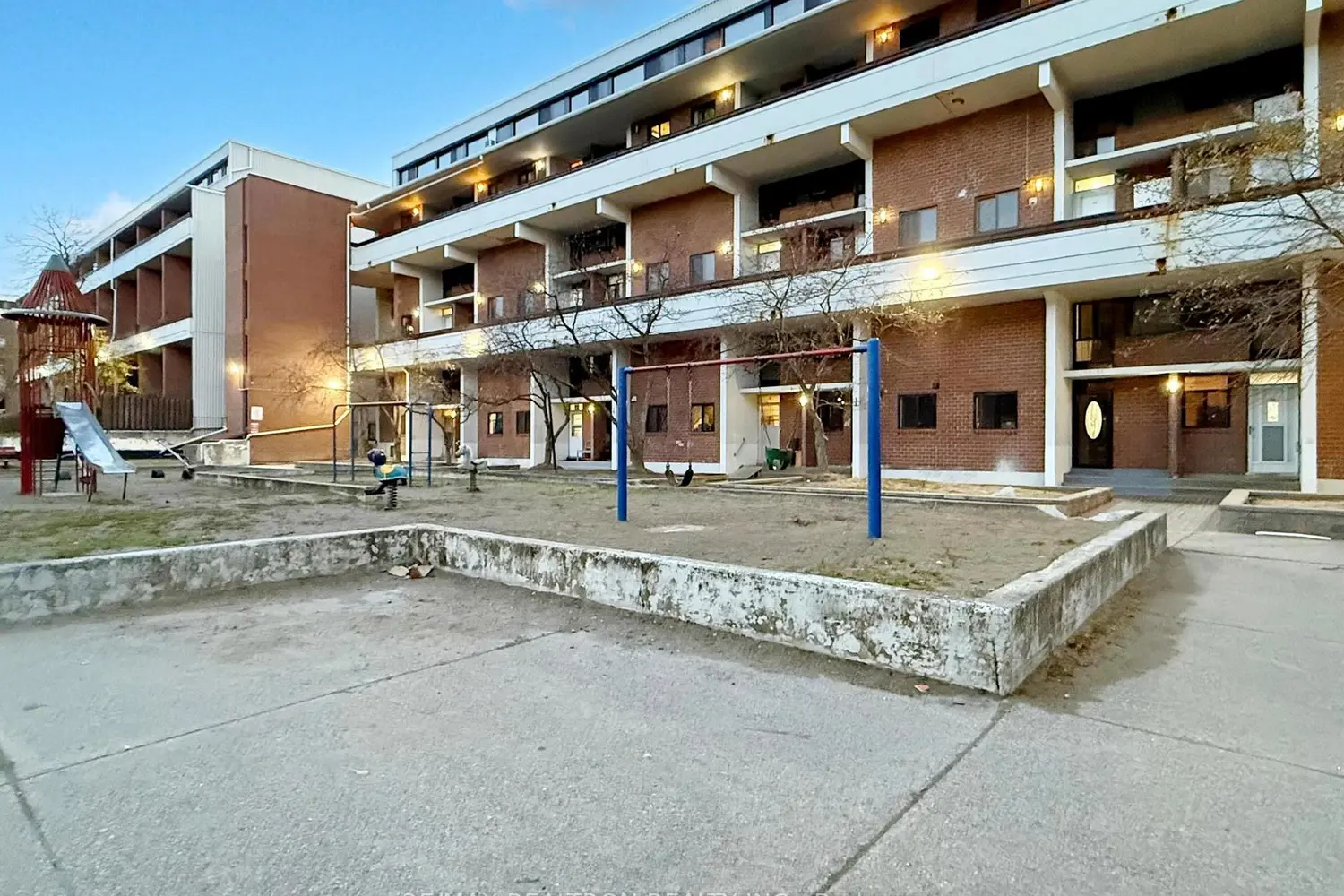 Additional image 18 of 150 Leeward Glenway 312