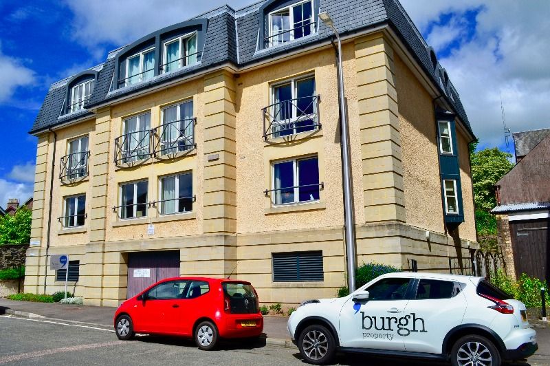 1 bed flat to rentCommissioner Street, Crieff, Perthshire PH7