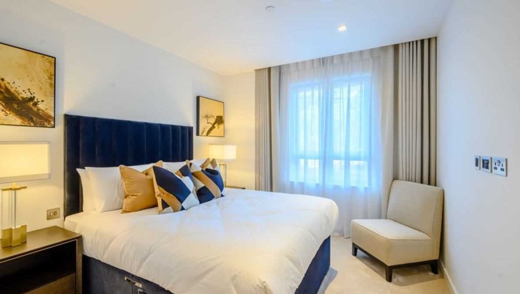 Additional image 2 of 3 bed flat to rentEdgware Road, London W2