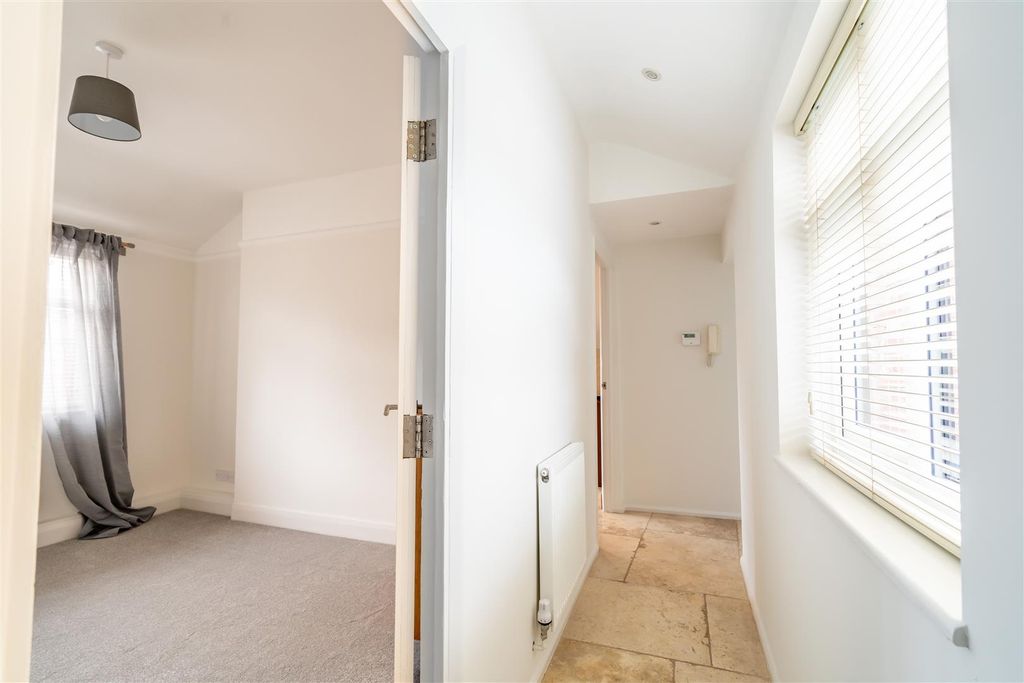 Additional image 9 of 2 bed flat to rentNew Lane, Holgate, York YO24