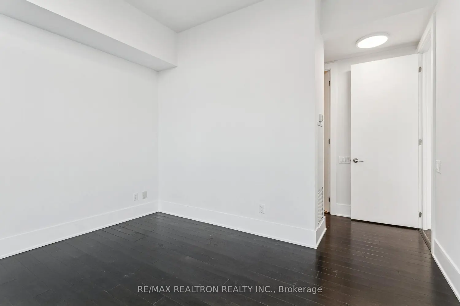 Additional image 12 of 103 The Queensway 2805