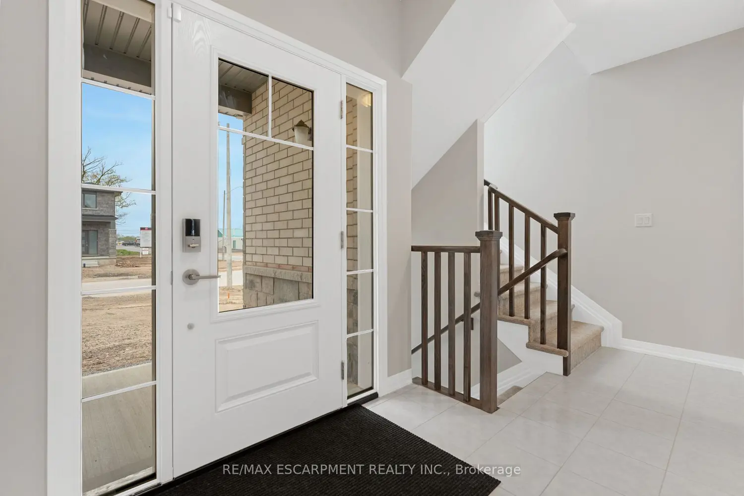 778 Bradford Avenue photo 4