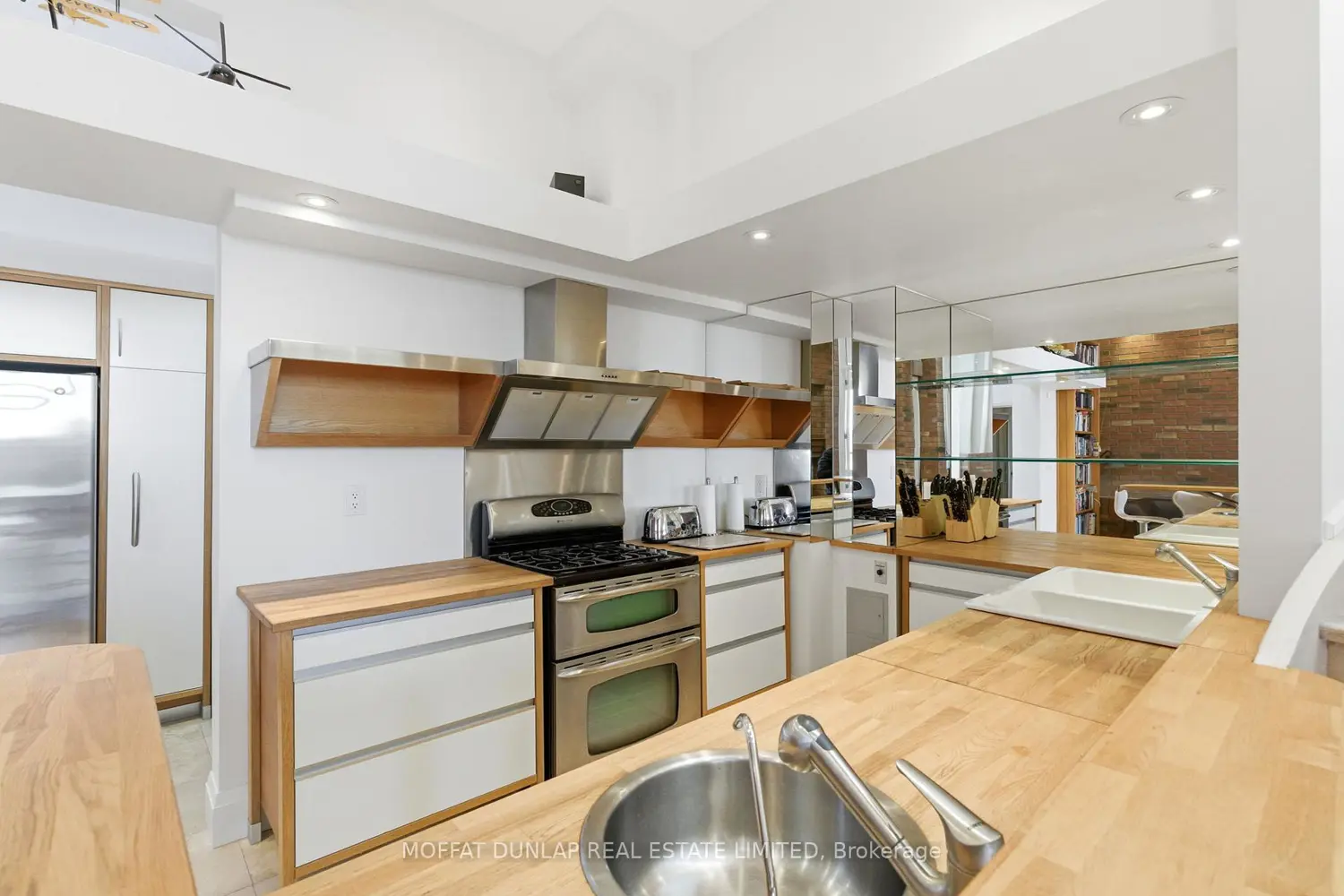 Additional image 5 of 2441 Seventh Line