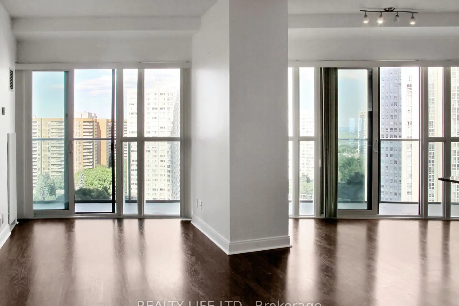 Additional image 4 of 60 Absolute Avenue 1401