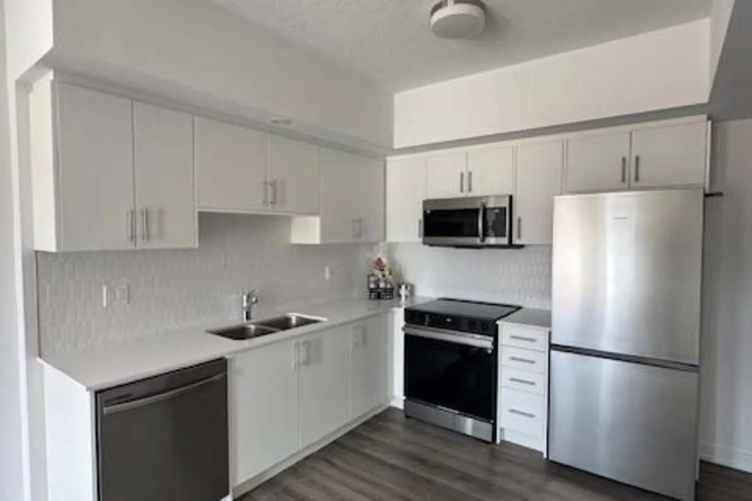 Additional image 3 of 940 St David Street 34