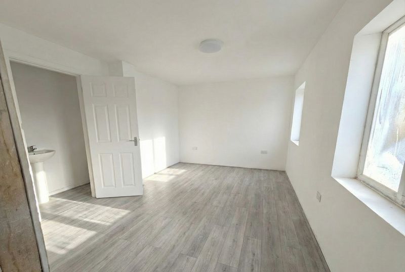 Additional image 11 of 18 bed terraced house to rentUpper High Street, Wednesbury WS10