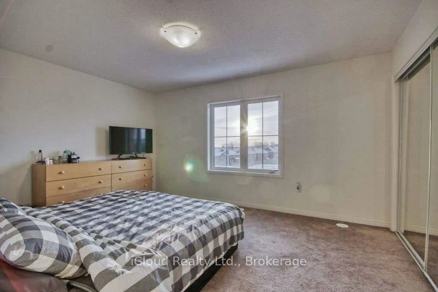 Additional image 17 of 2476 Bromus Path